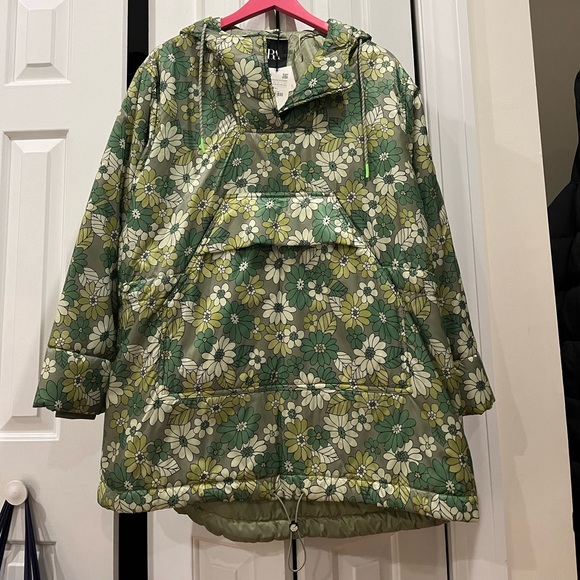 Zara Floral Puffer - Picture 5 of 7